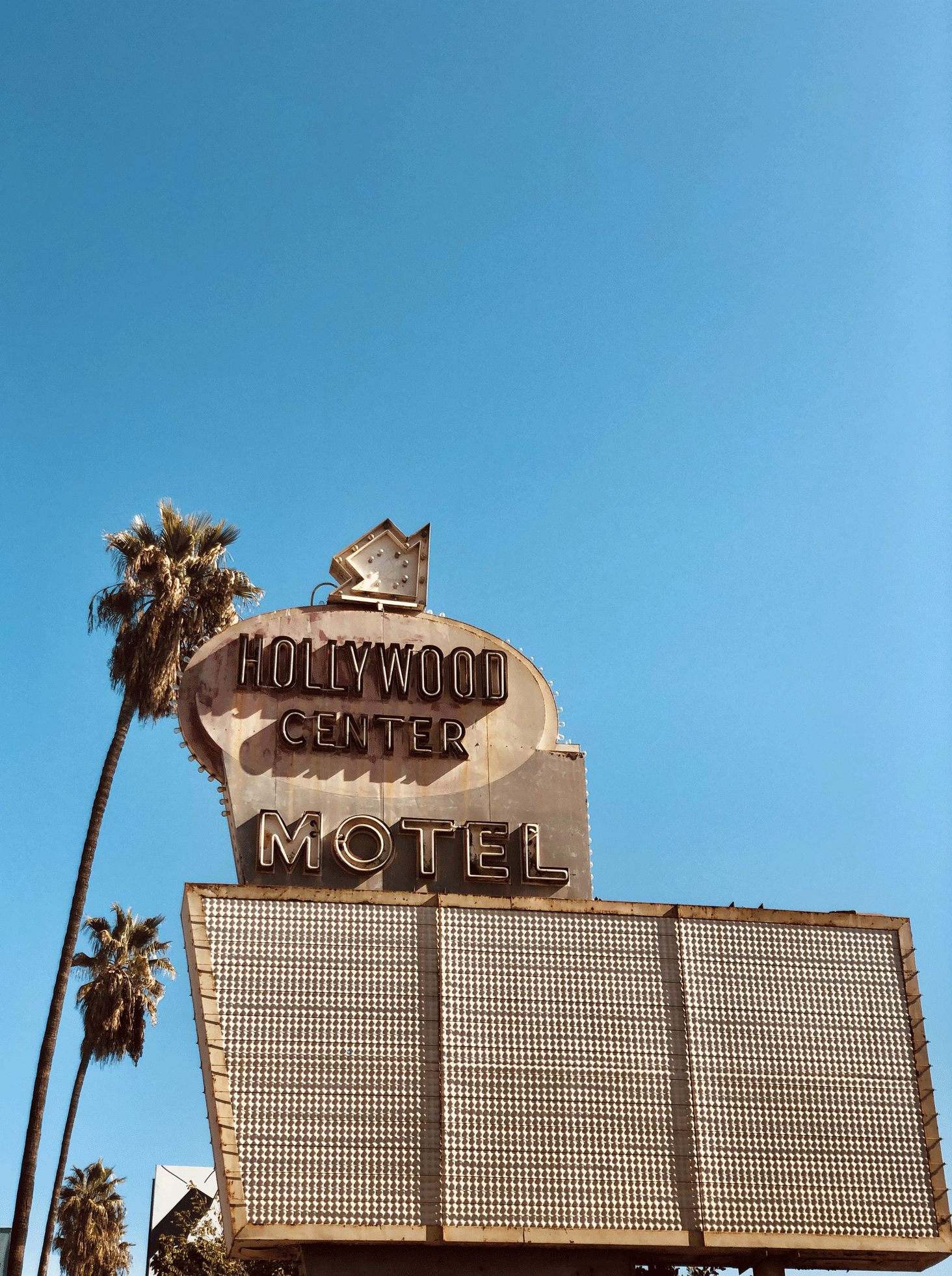 152L.A-Hollywood-Motel1-Chantal-Stoman©2021.gif