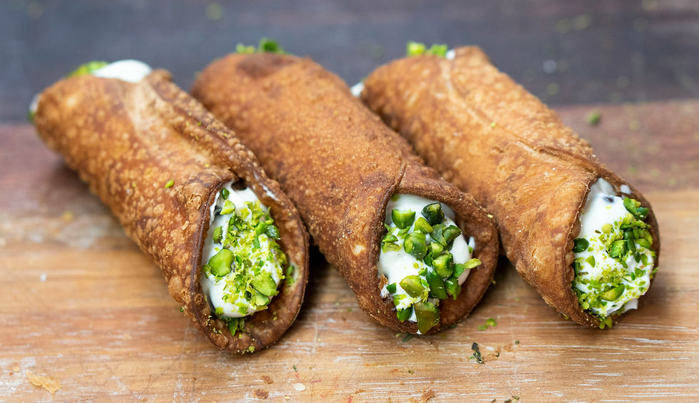 cannolis