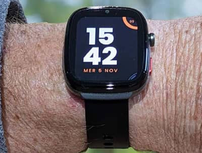 montre connectée avec bouton d'alerte
