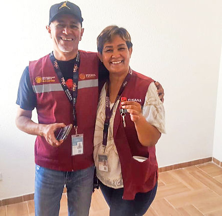 clientes con llaves_edited.jpg