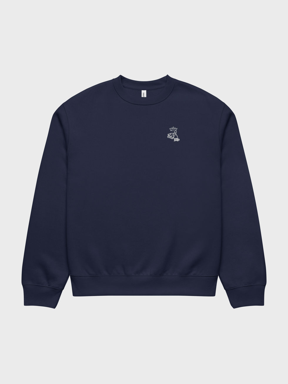 devant du sweatshirt ras-du-cou oversized bleu marine brodé logo Mascotte en blanc côté coeur