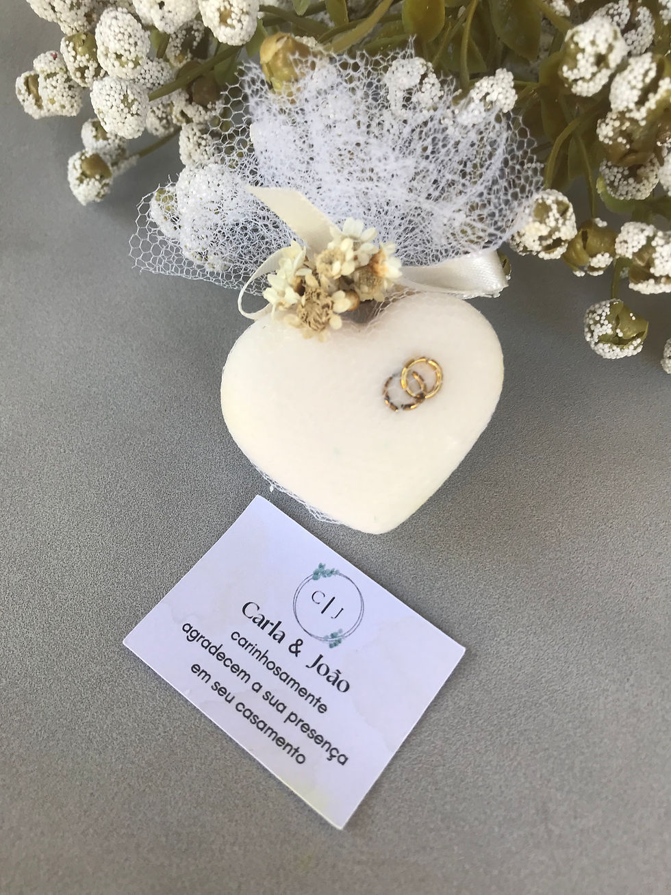 Miniatura: Lembrancinha Sabonete Artesanal Coração com alianças