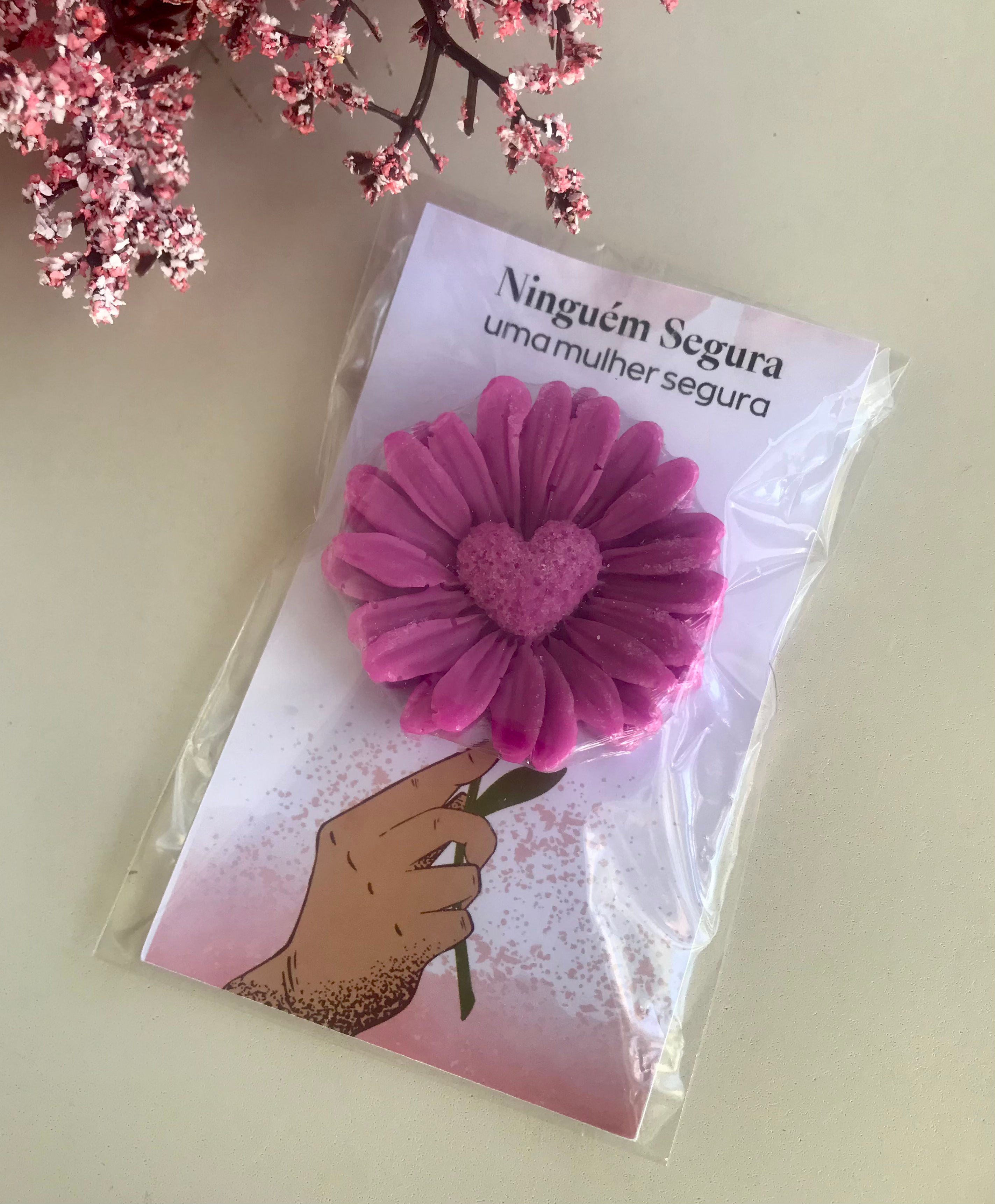 Lembrancinha Dia da Mulher  Sabonete Margarida Coração com cartão Personalizado