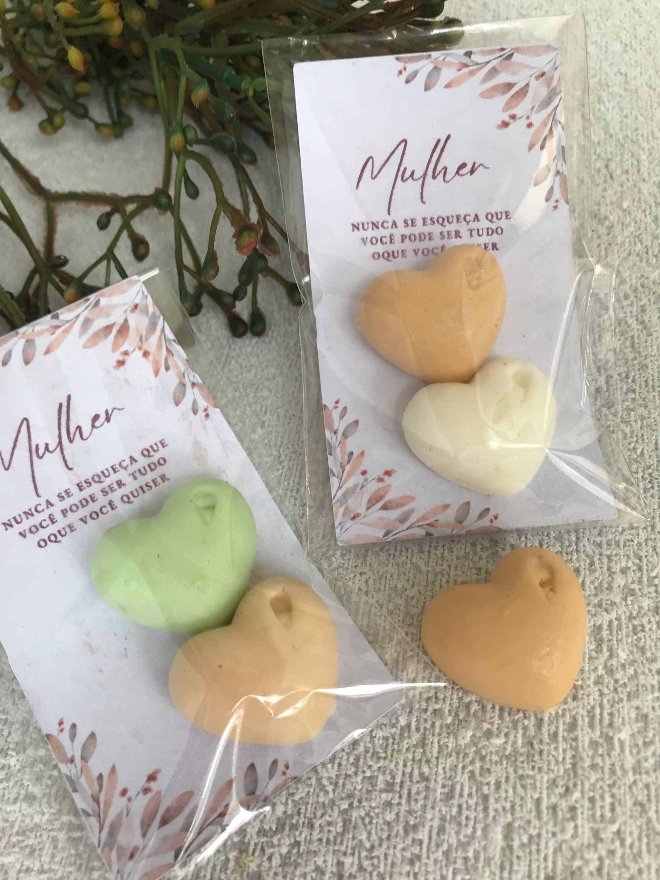 Lembrancinha Dia da Mulher cartão Personalizado com 2 mini sabonetes