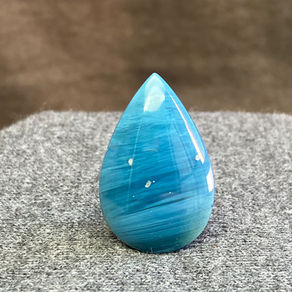 Blue : histoire et origine du verre de laitier.