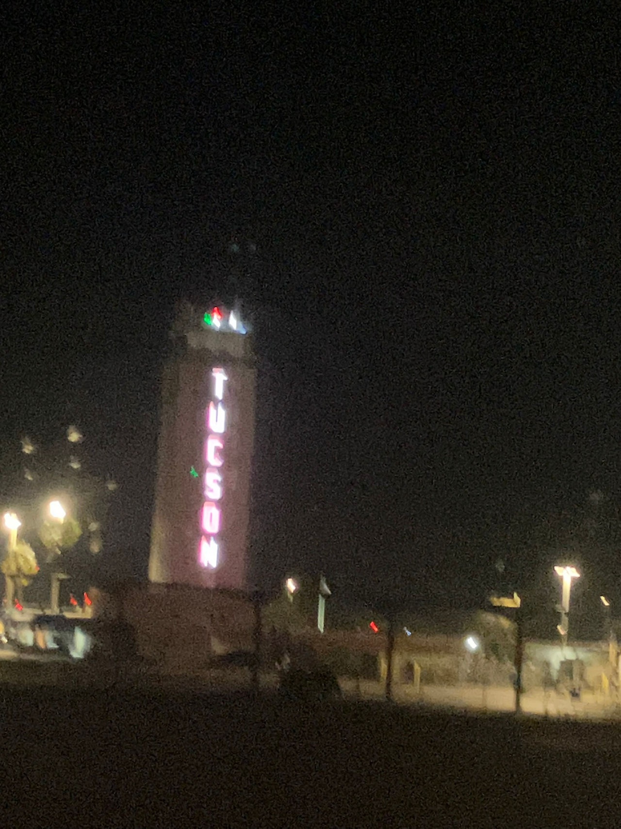 Arrivée à l'aéroport de Tucson, l'esprit embrumé