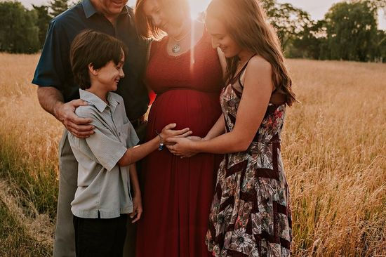 Maternity Photoshoot Poses