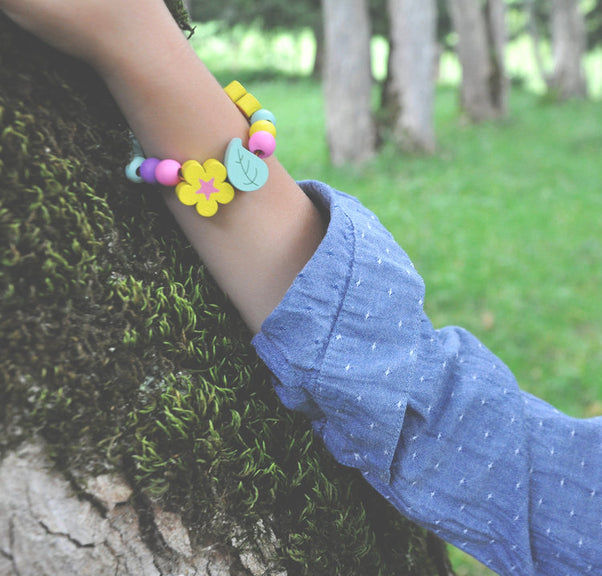 Thumbnail: Make Your Own Flower Bracelet