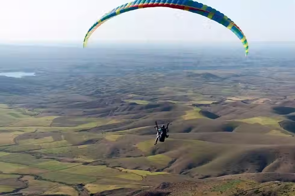 Miniature : Parapente au-dessus des montagnes de l’Atlas