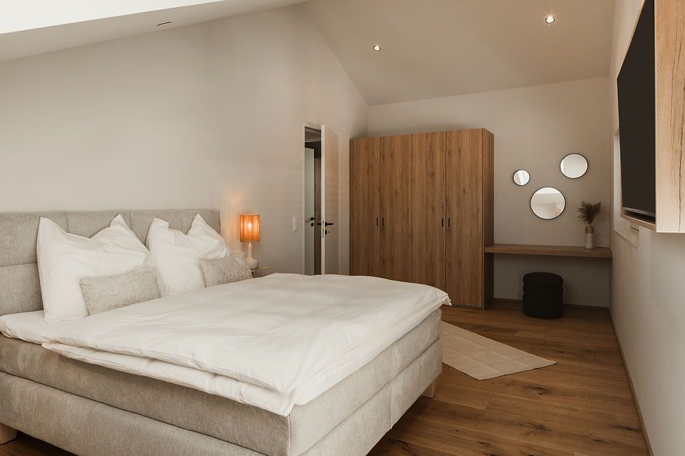 Schlafzimmer 1