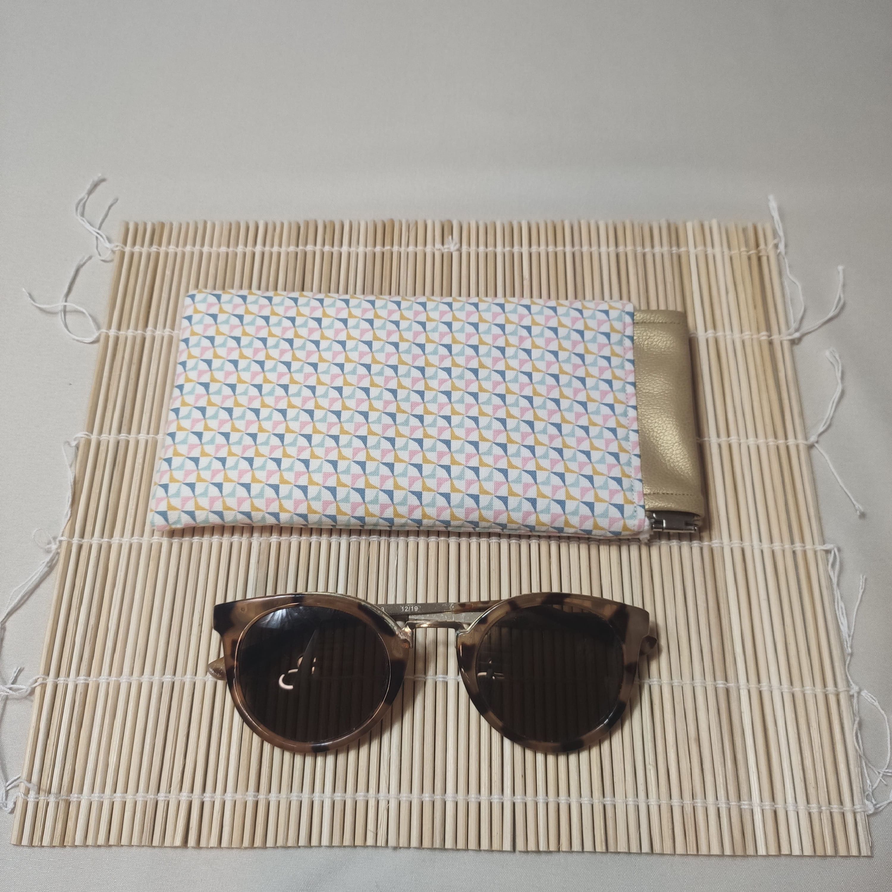 Etui à lunettes - liseré doré