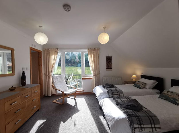 Ardfyne upstairs twin bedroom
