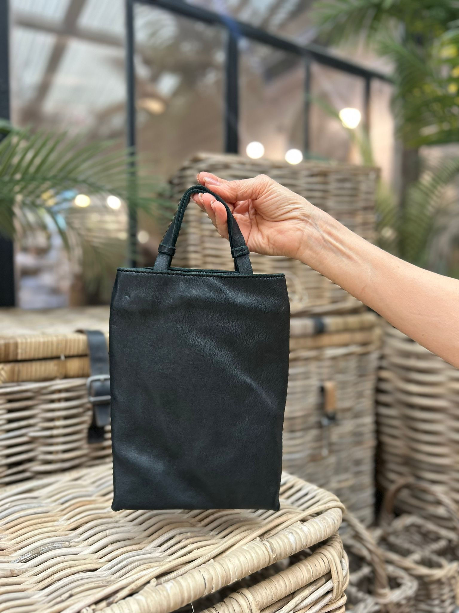 תיק עור ק מלבן + רצועה