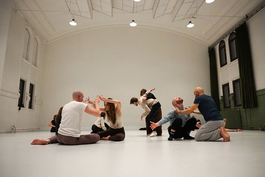 Primal Play bakgrunn.jpg