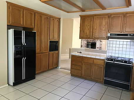 15. Kitchen Before.jpg