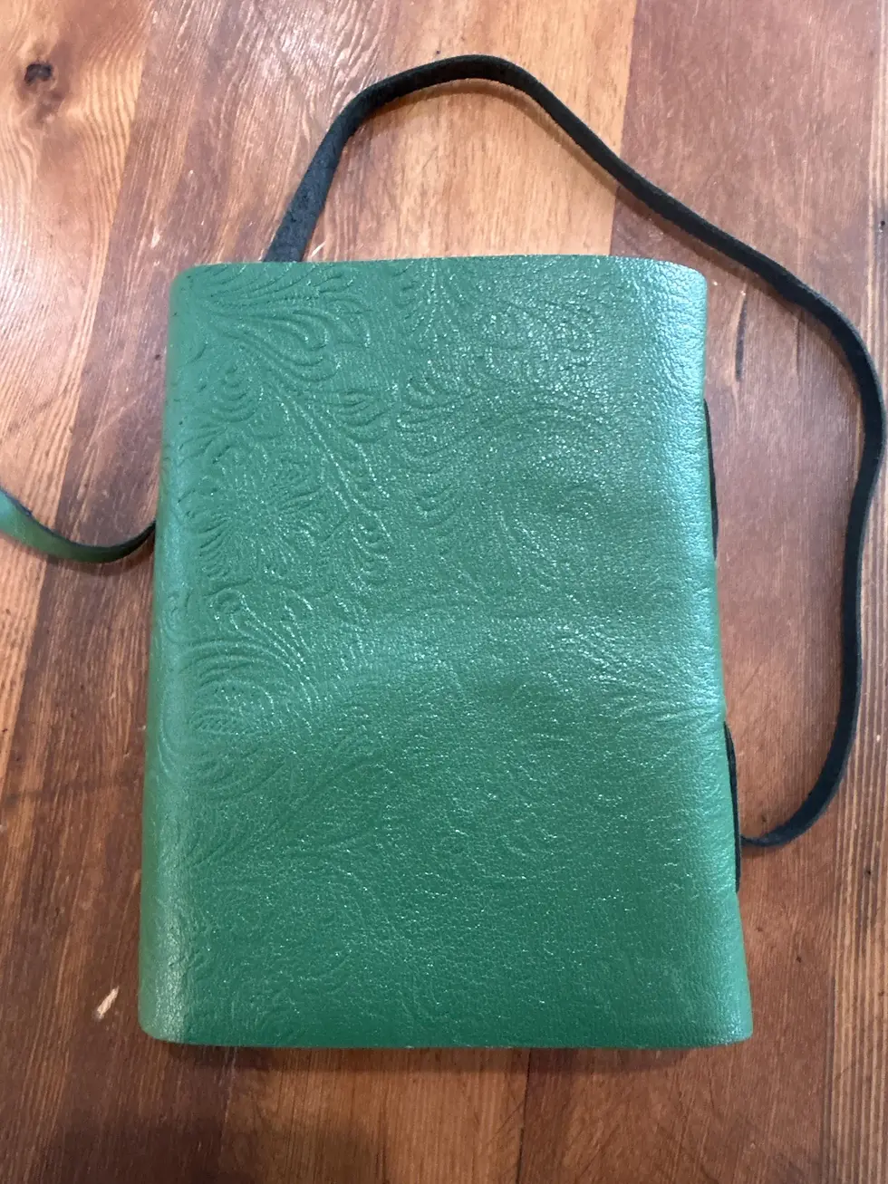 Thumbnail: Green leather journal with cotton paper and key