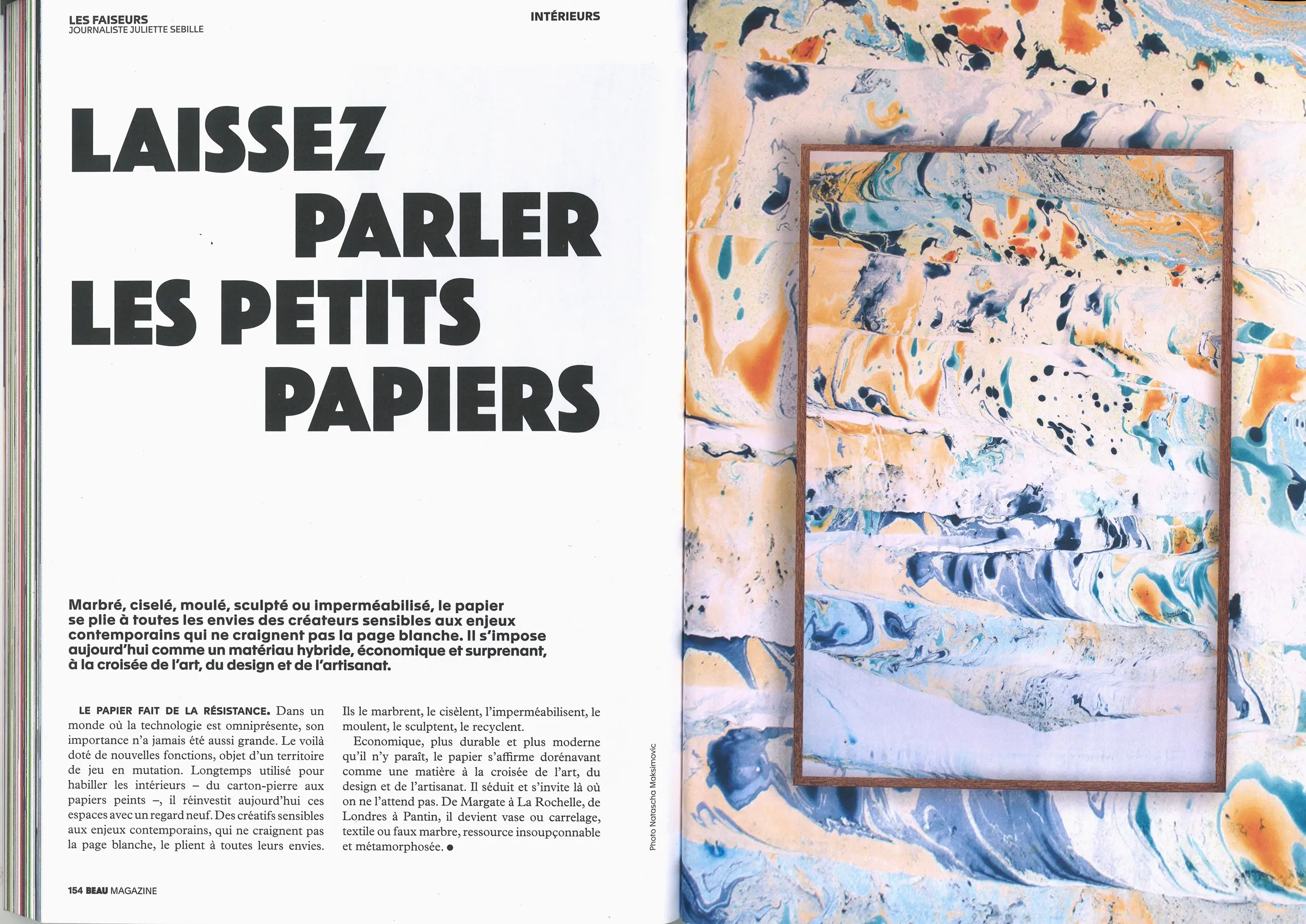 double page ouverture dossier papier beau magazine
