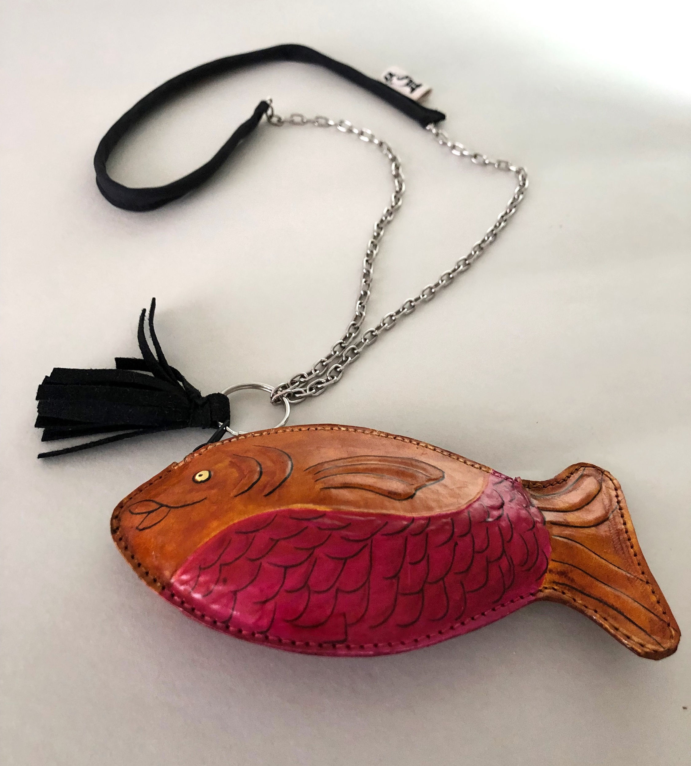 Hängeportmonee Pinker Fisch