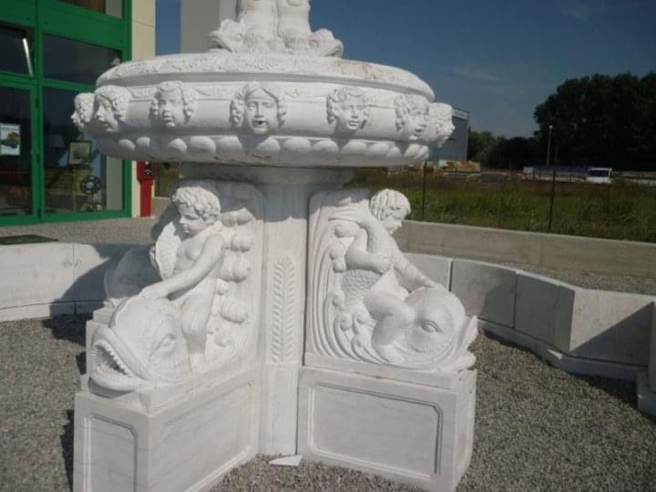 Thumbnail: Marble Figurative Fountain