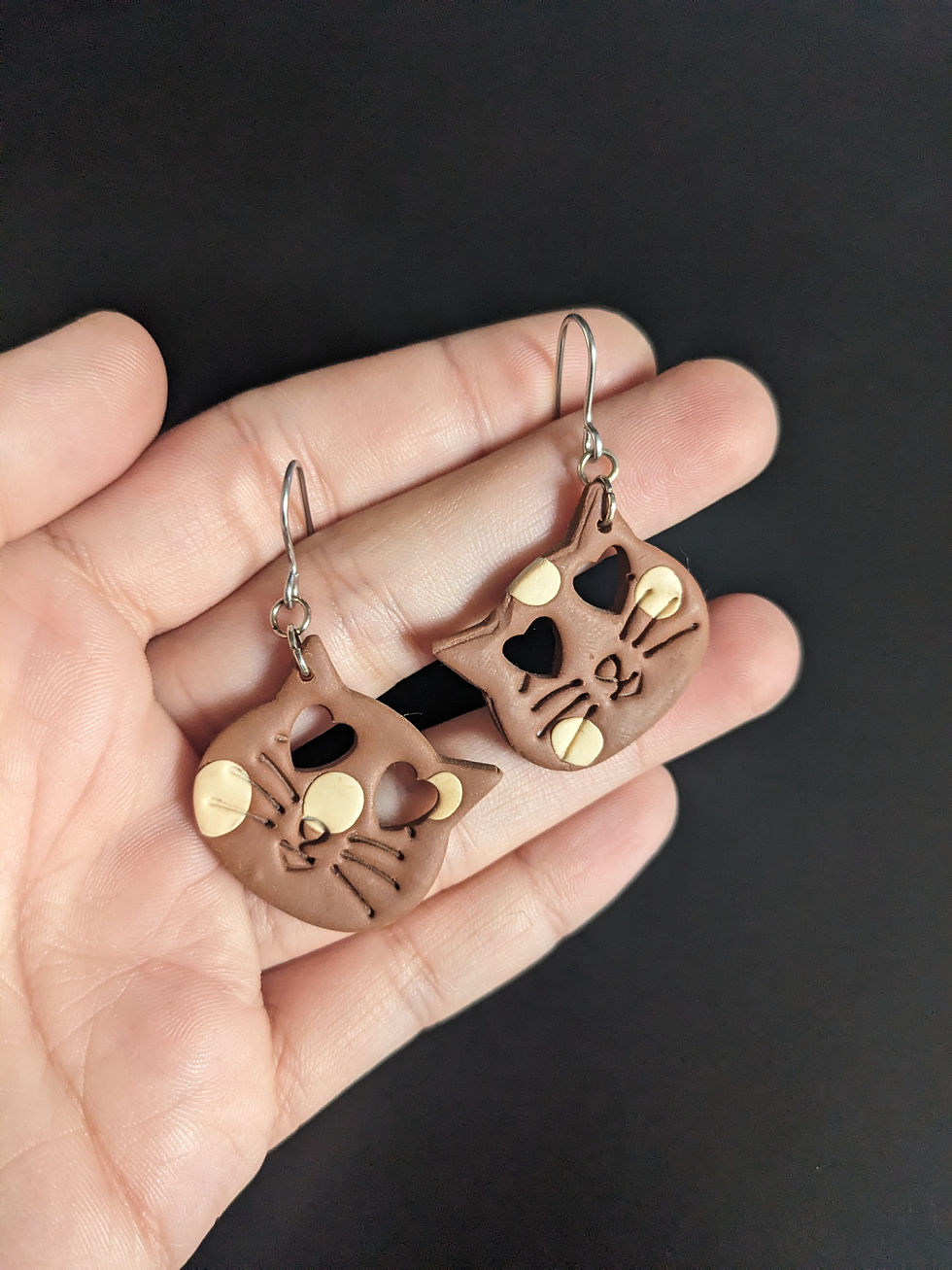 Thumbnail: Brown and Beige Love Cats