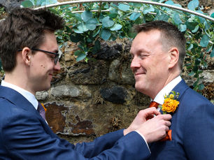 The Pub Wedding! Nikki and Chris's Wedding at The Bull Hotel, Wrotham
