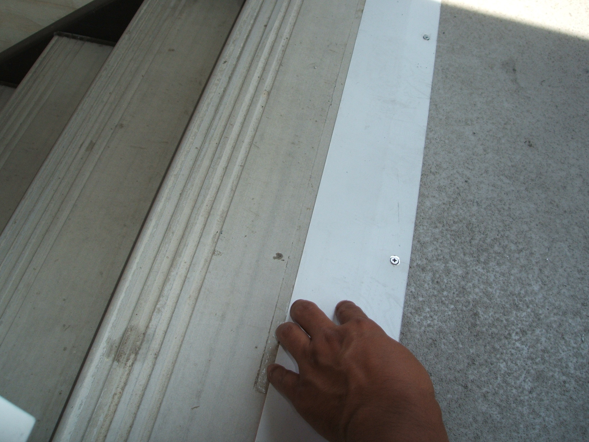 階段　床金物工事