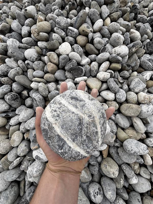 piedra bola de rio roca decorativa
