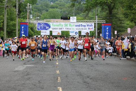 Daniel Chironno running at the start of the 2025 Tenafly 5K Run and Dog Walk in Tenafly, New Jersey.