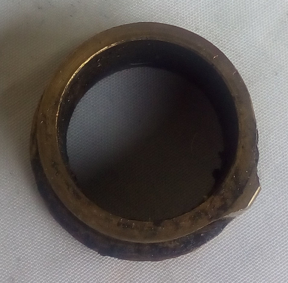 Buxa de bronze com chanfro