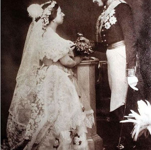 Brief history of bridal gowns