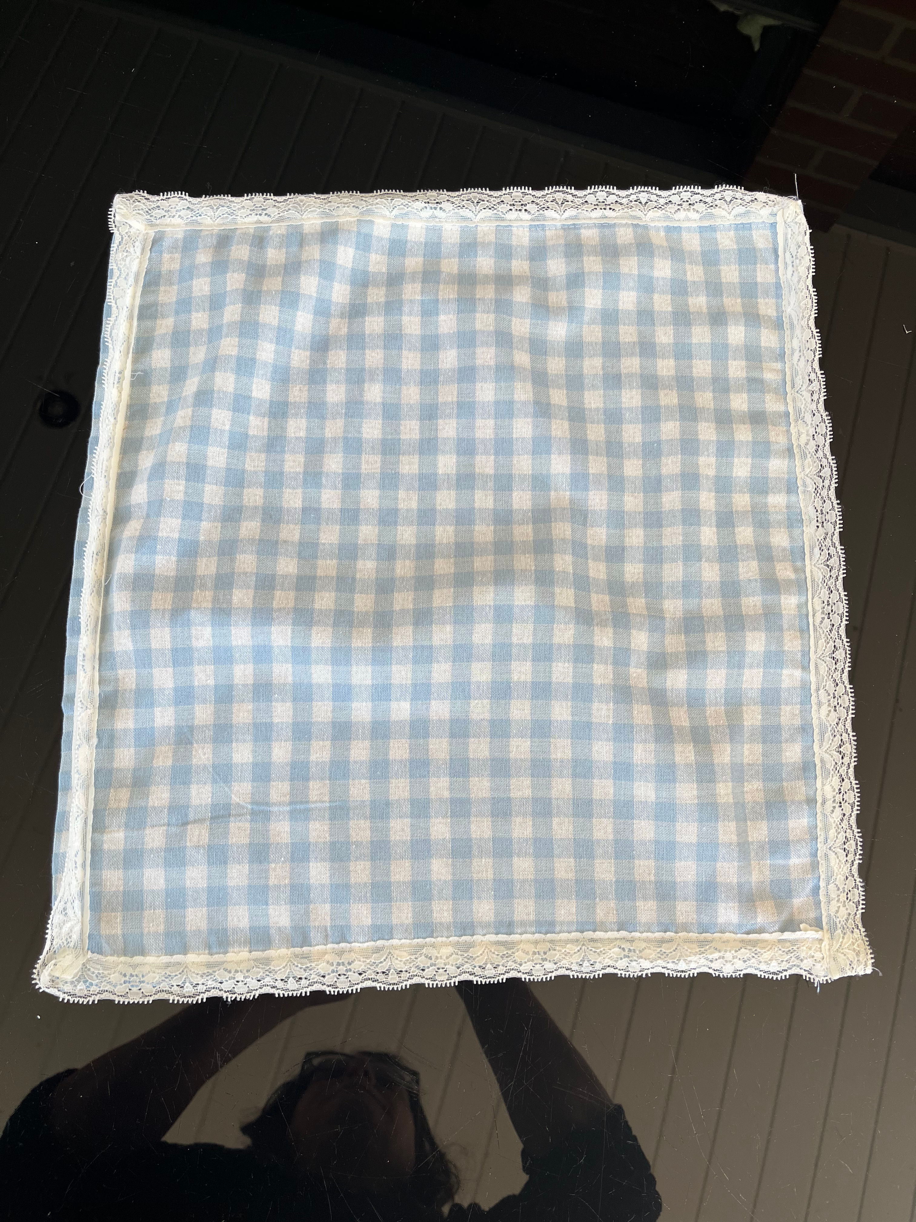Serviette mit Spitze 