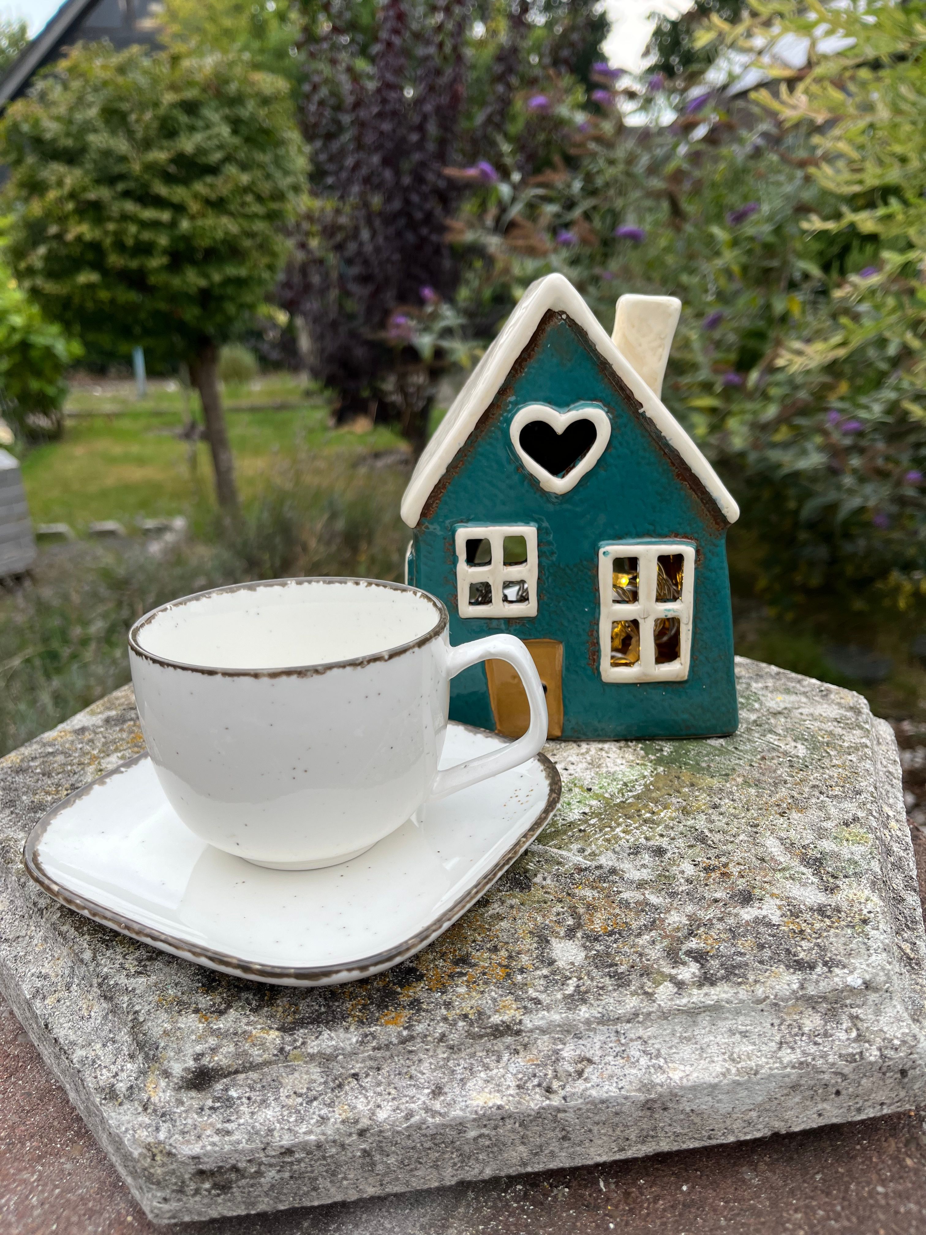 Windlicht Haus und Cappuccino Tasse