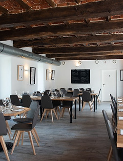 Salle de restaurant proche de notre tiny house