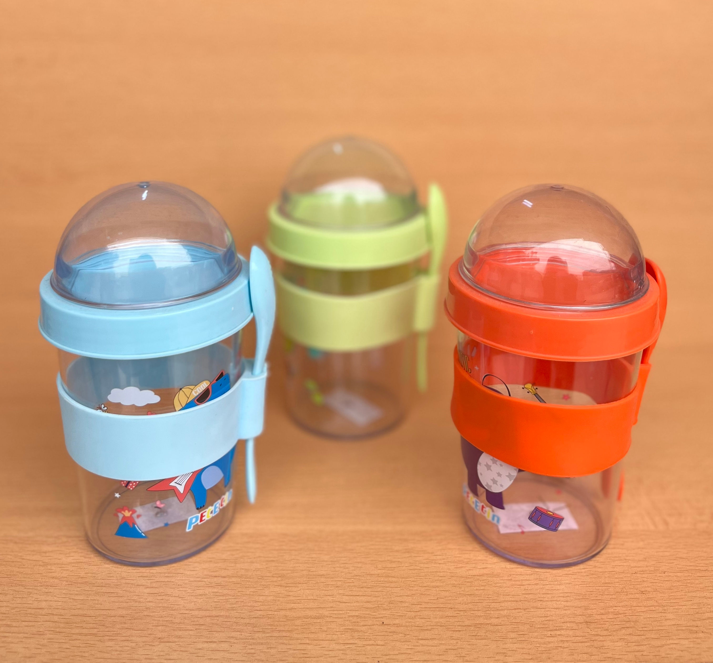 Yogurera Acrílica con cubierto kids