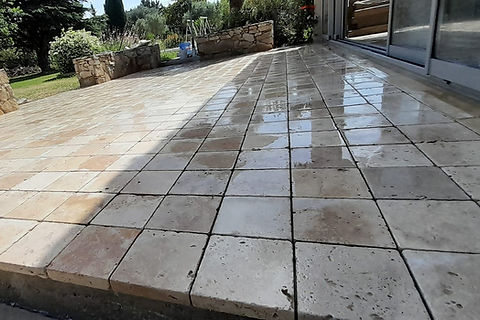 Pavimento finalizado em obra de remodelação pela Zarur & Neto em Caldas da Rainha
