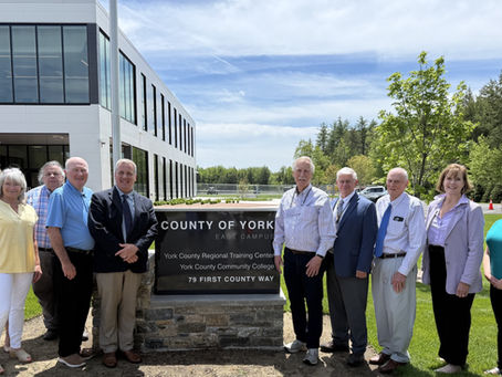 group photo of Senator Angus King visiting the York County Regional Training Center