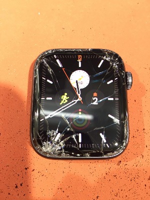 Apple Watch หน้าจอกระจกแตก