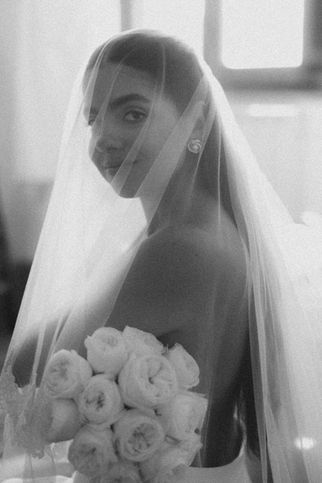 Bride portrait black and white under the veil