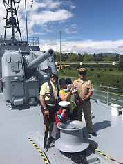 En el Parque Jaime Duque, los colombianos abordan buques de la Armada Nacional