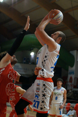 Blitz della Sinermatic a Piombino e prima vittoria in cascina