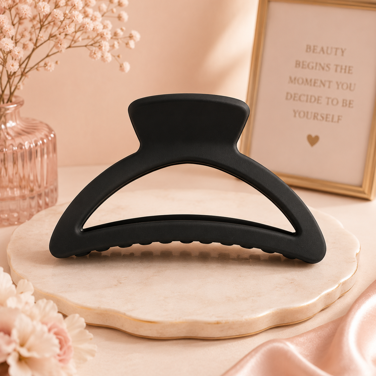 Matte Black Curved Hair Claw Clip