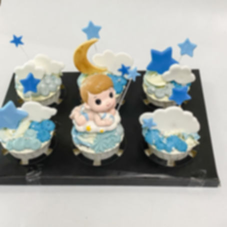 Full month clouds and stars cupcake