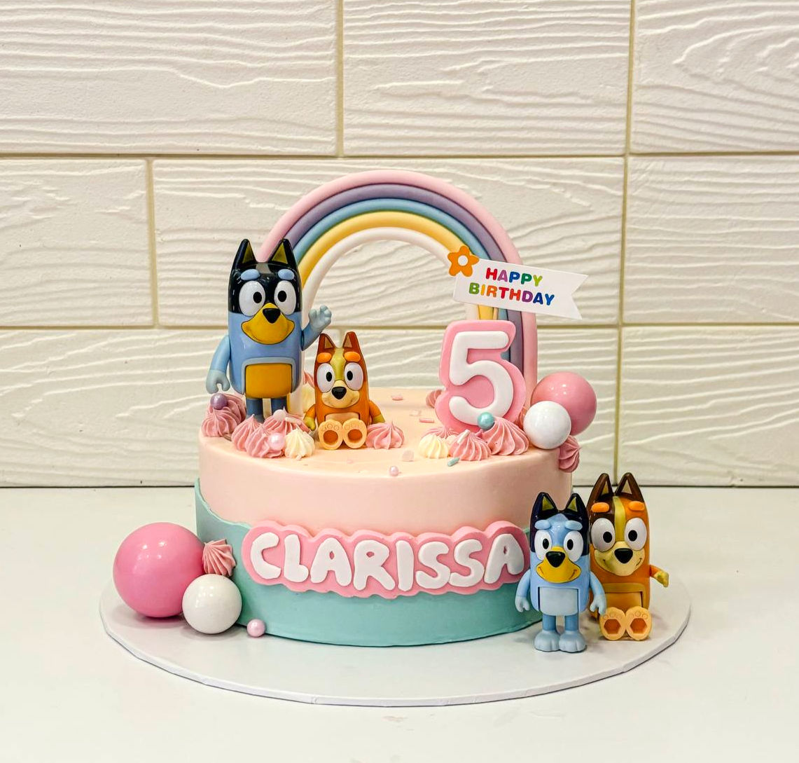 Bluey Theme Cake