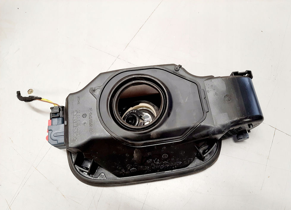 1176304200 MERCEDES CLA YAKIT DEPO KAPAK MEKANİZMASI