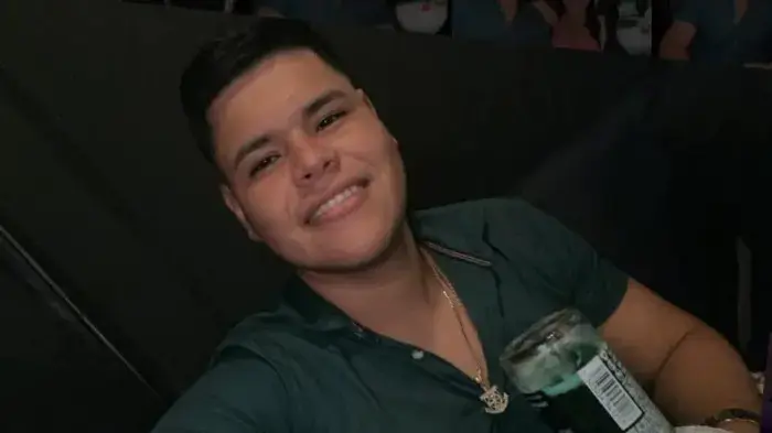 Joven de 23 años muere al intervenir en agresión contra su tía en Aserrío; juez dicta detención provisional al presunto responsable