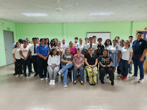 Empresa Petrolera MR impulsa cultura emprendedora en estudiantes de Boquerón con proyecto de impacto social