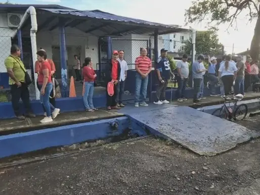 Exfuncionarios del Miviot en Chiriquí exigen pagos laborales pendientes tras un año de espera