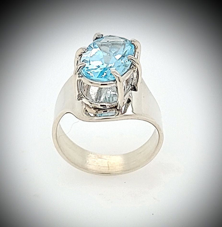 Thumbnail: Blue Topaz - 3.7 carats