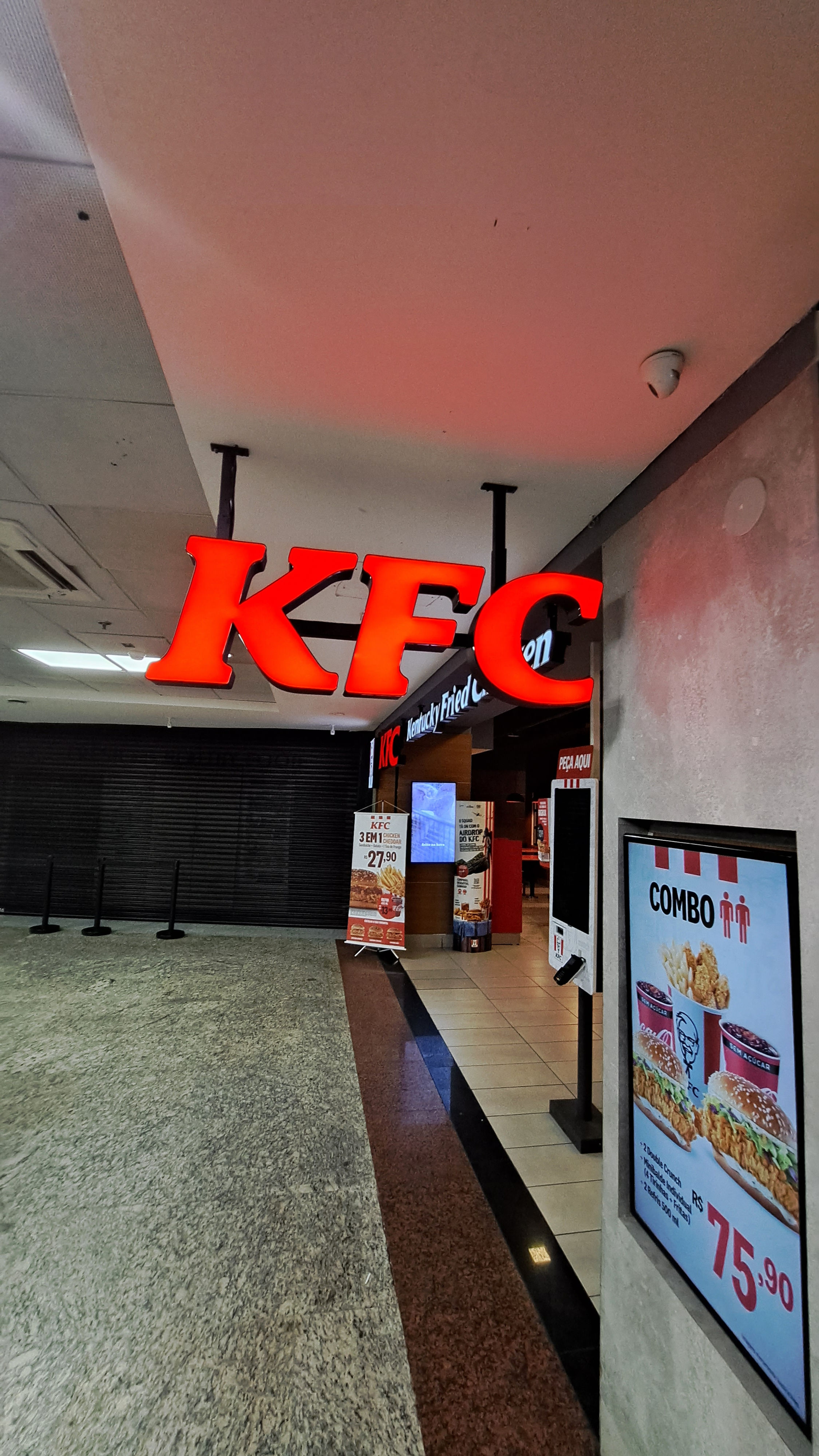 LETRAS DE CHAPA Y ACRILICO LED ROJO