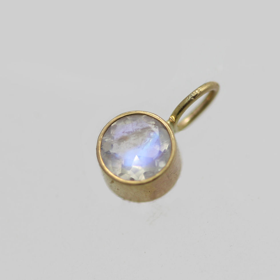Thumbnail: Rainbow Moonstone Drop Pendant 5mm in 14ky Gold